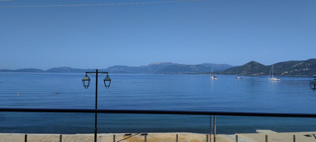 By The Sea - Paleros Villa Exterior photo